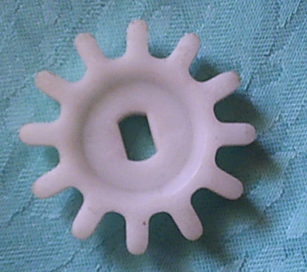 INGRANAGGIO IN PLASTICA
