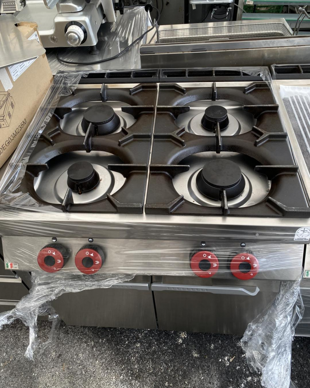 CUCINA 4 FUOCHI VANO CHIUSO