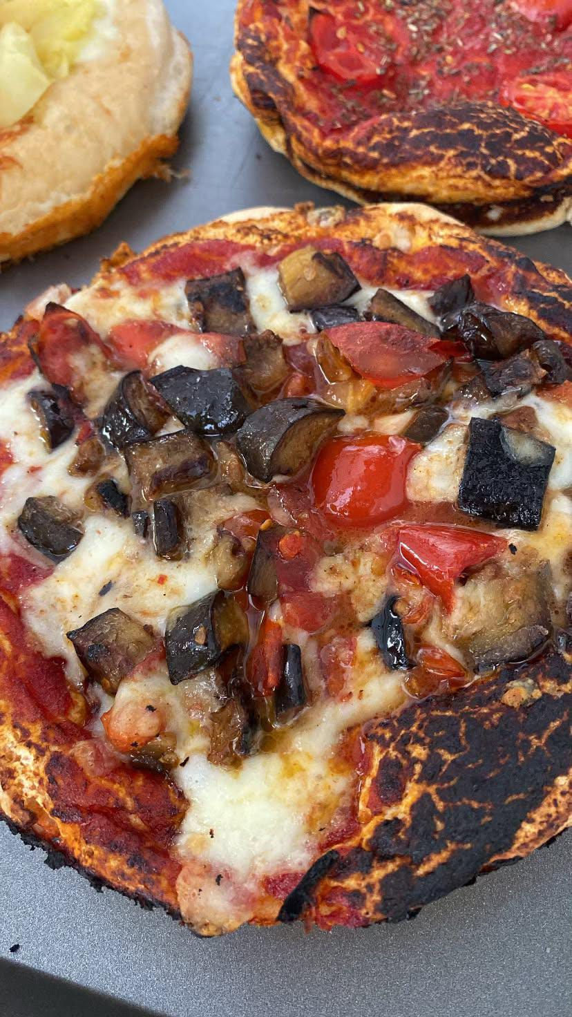 Pizza siciliana con melanzane