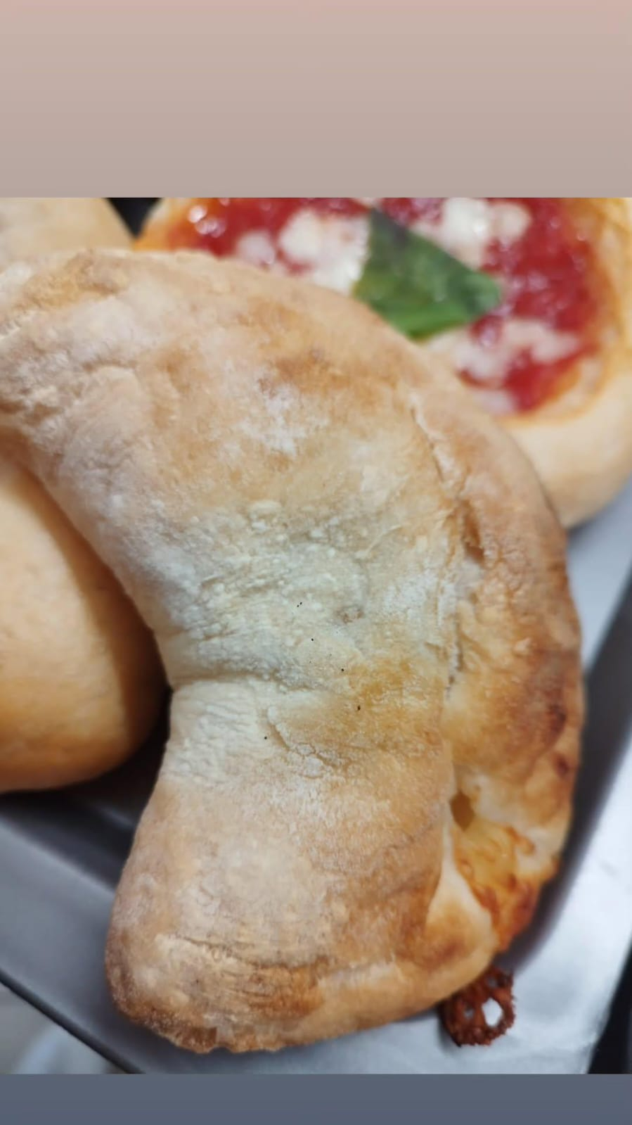 Calzone farcito prosciutto cotto e mozzarella
