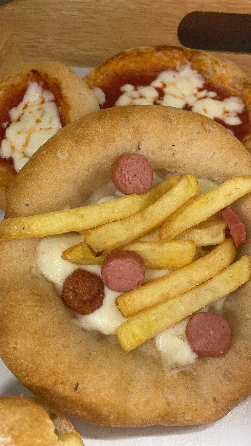 Pizza wustel e patatine