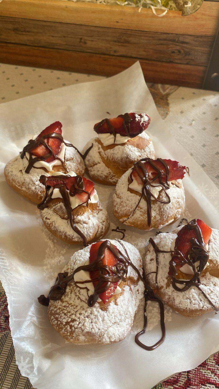 Bignè panna e fragoline