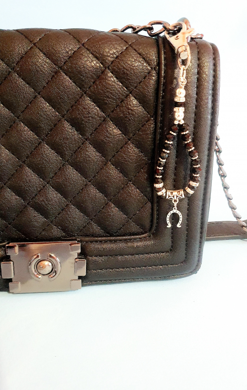 Portachiavi nero con portafortuna